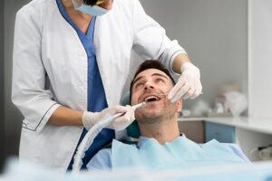 Implantologia Dentale a Gioia Tauro: Soluzione Efficace per un Sorriso Completo